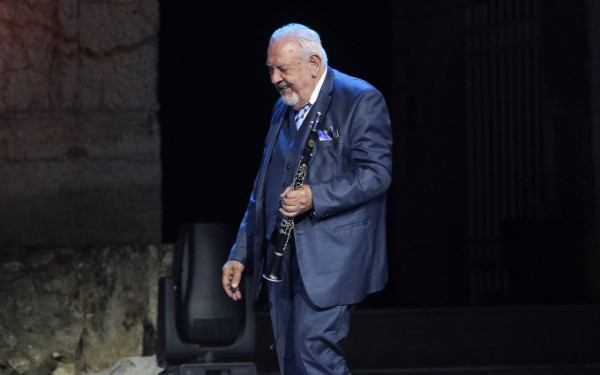 Ο πολιτικός κόσμος αποχαιρετά τον Πετρολούκα Χαλκιά