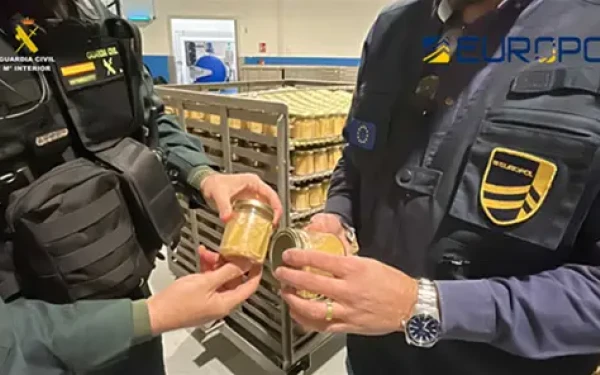 Κατασχέθηκαν παραποιημένα τρόφιμα αξίας 91 εκατ. σε μια μόνο επιχείρηση σε όλη την ΕΕ - Βρέθηκε μεθανόλη, υδράργυρος και τοξικά φυτοφάρμακα