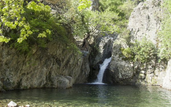 Σαμοθράκη: Οι 100 καταρράκτες, οι θρυλικές βάθρες και το «Φεγγάρι» - Ένα κράμα εικόνων, συναισθημάτων και ενέργειας