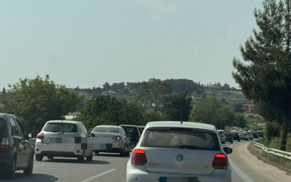 Θεσσαλονίκη: Τροχαίο ατύχημα με «πρωταγωνιστές» τέσσερα αυτοκίνητα επί της Εθνικής Οδού Θεσσαλονίκης - Μουδανιών