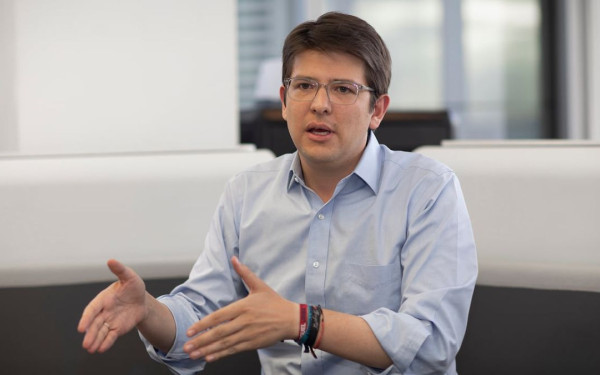 Κολομβία: Παραμένει σε κρίσιμη κατάσταση ο γερουσιαστής Ουρίμπε μετά τους πυροβολισμούς που δέχθηκε