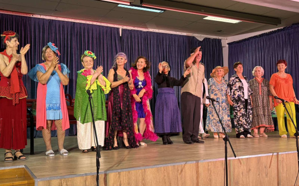 Χιούμορ και συγκίνηση στη θεατρική παράσταση του ΚΑΠΗ Δήμου Κατερίνης