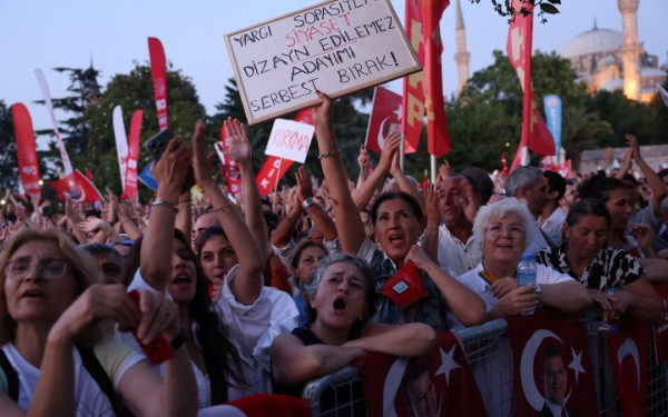 Τουρκία: Καθαιρέθηκε ο επικεφαλής και η διοίκηση του CHP στην Κωνσταντινούπολη