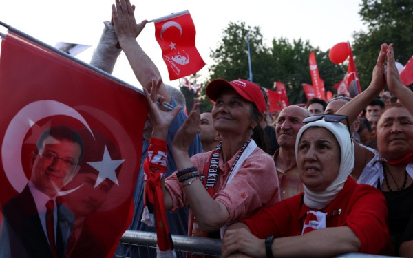 Τουρκία: Νέα έρευνα για «προσβολή του προέδρου» Ερντογάν εις βάρος του επικεφαλής της αντιπολίτευσης Οζέλ Τουρκία: Νέα έρευνα για «προσβολή του προέδρου» Ερντογάν εις βάρος του επικεφαλής της αντιπολίτευσης Οζέλ
