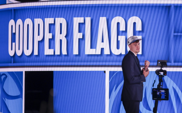 ΝΒΑ: Οι Ντάλας Μάβερικς επέλεξαν τον Κούπερ Φλαγκ στο Νο 1 του ντραφτ (βίντεο)