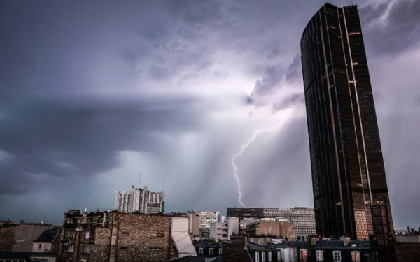 Κόκκινη προειδοποίηση στη Θεσσαλονίκη: Έρχεται η κακοκαιρία «Byron» με βροχές και καταιγίδες μεγάλης έντασης και διάρκειας