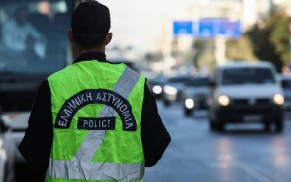 Νέος ΚΟΚ: Πότε αφαιρείται η άδεια οδήγησης - Αναλυτικά τα πρόστιμα ανά παράβαση