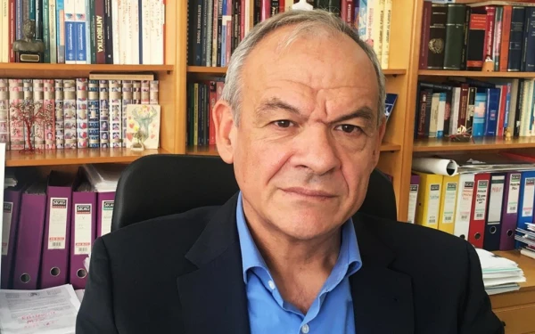 Παραιτήθηκε ο πρόεδρος του ΕΟΦ, Ευάγγελος Μανωλόπουλος