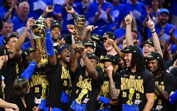 ΝΒΑ: Η Οκλαχόμα Σίτι στις φλόγες για τον πρώτο τίτλο των Θάντερ (βίντεο)