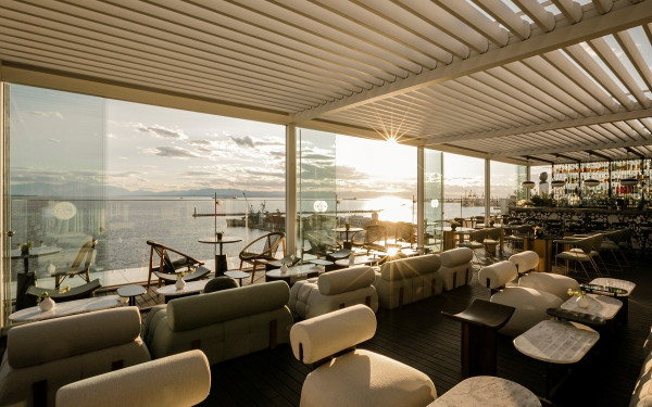 ON Rooftop Bar: Καλοκαιρινό, ανακαινισμένο και με signature cocktails εμπνευσμένα από την ιστορία της Θεσσαλονίκης