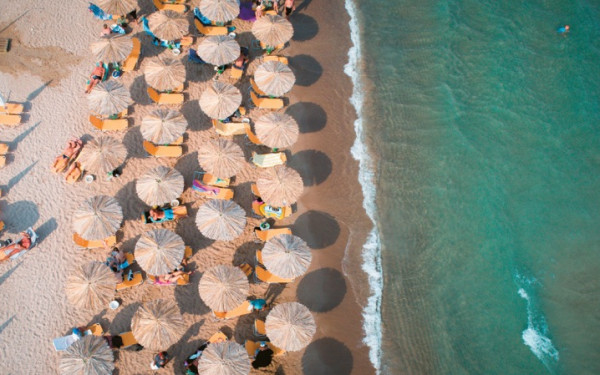 Παραλίες: Στο «σφυρί» 3.250 τμήματα αιγιαλού – Όλες οι αλλαγές στις δημοπρασίες και το «MyCoast»