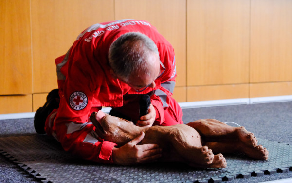 Θεσσαλονίκη: Σεμινάριο πρώτων βοηθείων για σκύλους από τον Ερυθρό Σταυρό