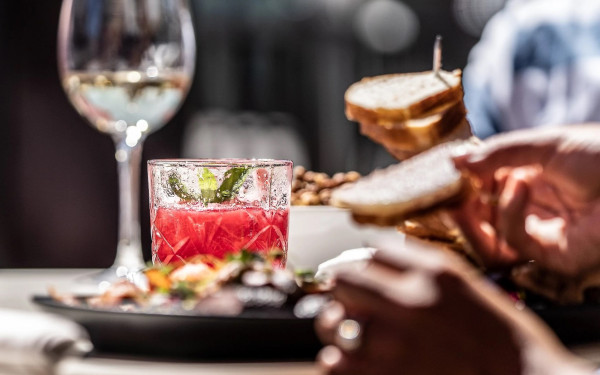 Αφιέρωμα: Καλοκαιρινή έξοδος στο Δήμο Θέρμης, με υπέροχες γεύσεις, ποτά, cocktails και διασκέδαση