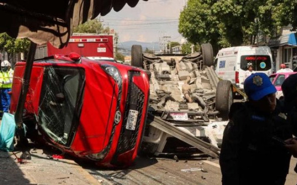 Μεξικό: Δύο άνθρωποι έχασαν την ζωή τους από τον τυφώνα «Έρικ»