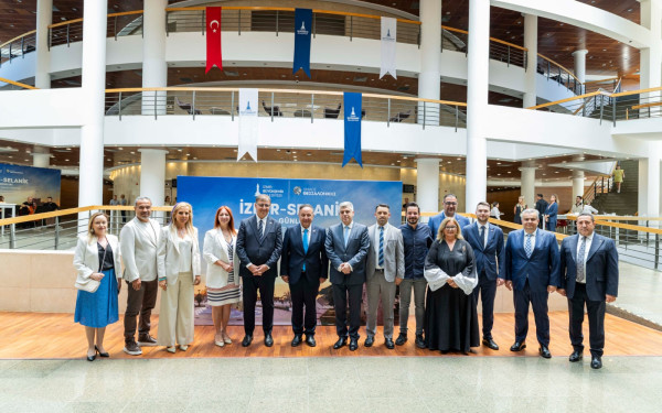 Ο Στέλιος Αγγελούδης στη Σμύρνη - «Εγκαινιάζουμε μια νέα περίοδο στις σχέσεις των δύο ιστορικών πόλεων»