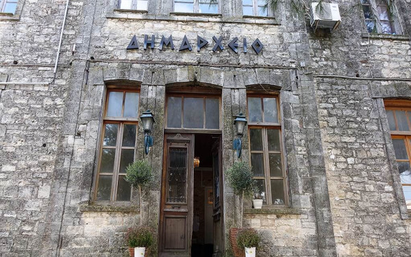 Κασσάνδρα: Τέλος από τον δήμο η Α. Χαλκιά - Της επιδόθηκε επισήμως η απόφαση του ΣτΕ με την οποία κηρύσσεται έκπτωτη