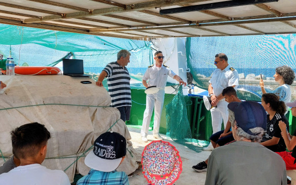 Λιμενικό Σώμα: Παιδιά γνώρισαν στη Ν. Μηχανιώνα τη λειτουργία του - Μπήκαν σε αλιευτικό σκάφος για πρώτη φορά
