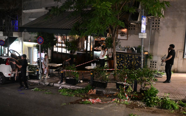 Κολωνάκι: Βίντεο ντοκουμέντο από την τρελή πορεία του τζίπ που πέφτει πάνω σε θαμώνες εστιατορίου