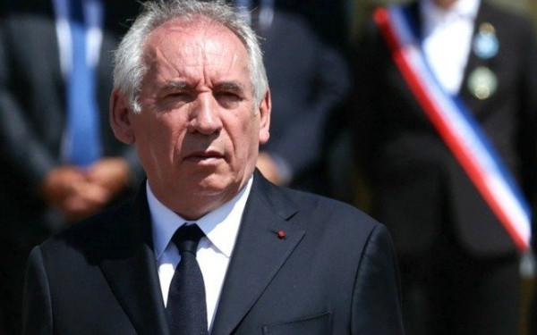 Γαλλία: Το «μνημόνιο» του Μπαϊρού για το γαλλικό χρέος: Περικοπές και συμβουλή «να μην ξεχάσουμε την Ελλάδα»