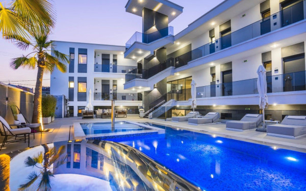 Bareti Boutique Estate: Διακοπές υψηλών προδιαγραφών στην καρδιά της Καλλιθέας Χαλκιδικής