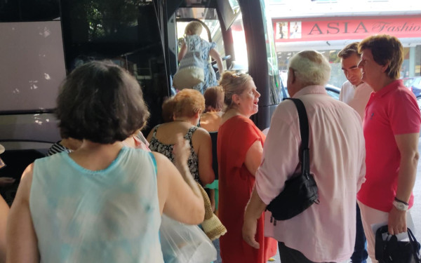 Δήμος Θεσσαλονίκης: Ξεκίνησαν οι εκδρομές των ΚΑΠΗ με εκατοντάδες συμμετέχοντες (βίντεο)