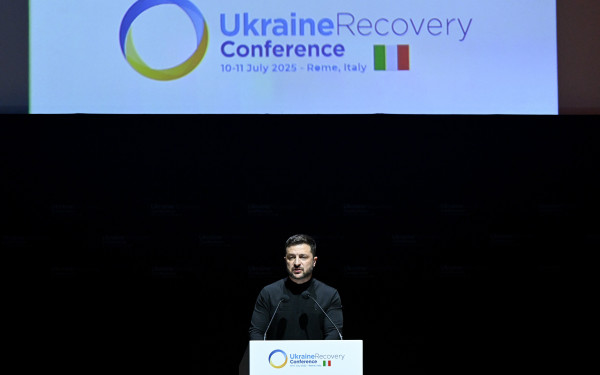 Η ΕΕ υπόσχεται 2,3 δισεκατομμύρια ευρώ για την ανοικοδόμηση της Ουκρανίας Η ΕΕ υπόσχεται 2,3 δισεκατομμύρια ευρώ για την ανοικοδόμηση της Ουκρανίας