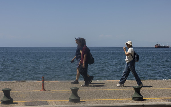 Καιρός: Φυσιολογικές για την εποχή θερμοκρασίες και πιθανότητες για βροχή