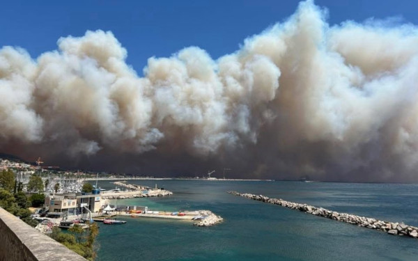 Γαλλία: Καίει ακόμα η φωτιά στη Μασσαλία με μειωμένη ένταση