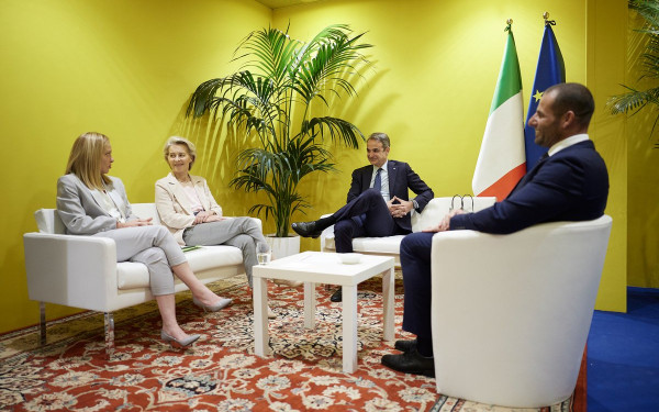 Ιταλία: Συνάντηση Μητσοτάκη με φον ντερ Λάιεν, Μελόνι και Αμπέλα - Συμφώνησαν για νέα αποστολή στη Λιβύη Ιταλία: Συνάντηση Μητσοτάκη με φον ντερ Λάιεν, Μελόνι και Αμπέλα - Συμφώνησαν για νέα αποστολή στη Λιβύη