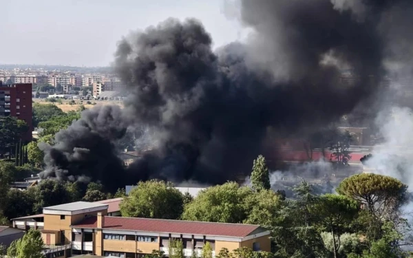 Ισχυρή έκρηξη σε βενζινάδικο στη Ρώμη - Στους 40 οι τραυματίες, ανάμεσά τους αστυνομικοί και πυροσβέστες (βίντεο)