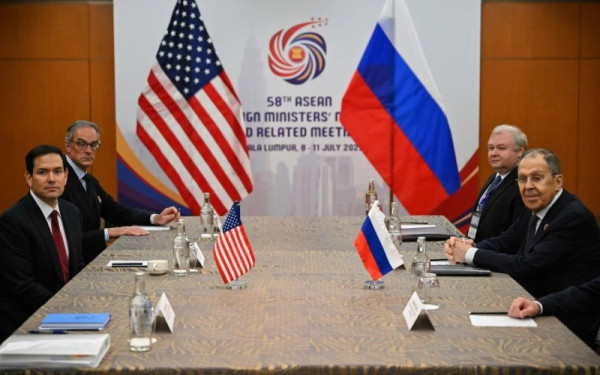 Νέα σύντομη συνομιλία Λαβρόφ - Ρούμπιο στο περιθώριο της συνόδου ASEAN