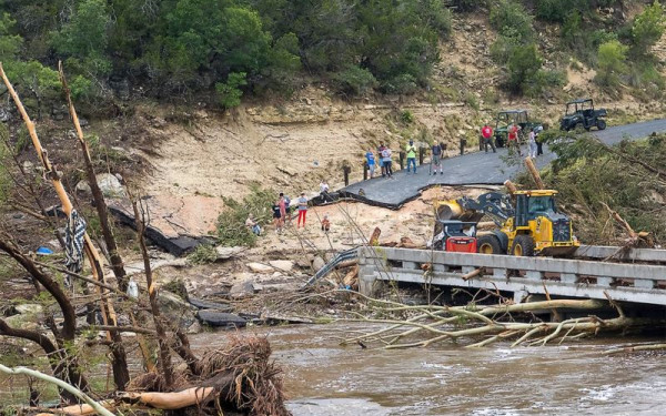 Τραγωδία δίχως τέλος στο Τέξας: Σχεδόν 110 νεκροί, πάνω από 160 οι αγνοούμενοι από τις φονικές πλημμύρες (βίντεο)