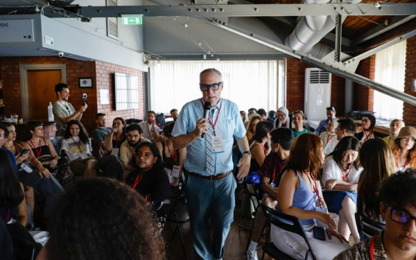 Θεσσαλονίκη: Ακαδημαϊκοί συναντήθηκαν στο THISAM του ΑΠΘ για το πώς η Τεχνητή Νοημοσύνη αλλάζει τα ΜΜΕ