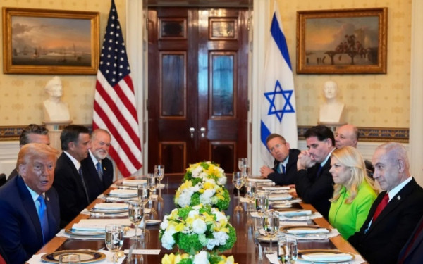 Τραμπ: Ελπίζω ότι ο πόλεμος Ισραήλ-Ιράν έχει τελειώσει - Ο Μπ. Νετανιάχου πρότεινε τον Τραμπ για Νόμπελ Ειρήνης