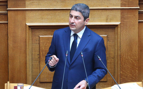 Βουλή - Λ. Αυγενάκης: «Δεν θα επιτρέψω σε κανέναν να σπιλώσει το όνομά μου»