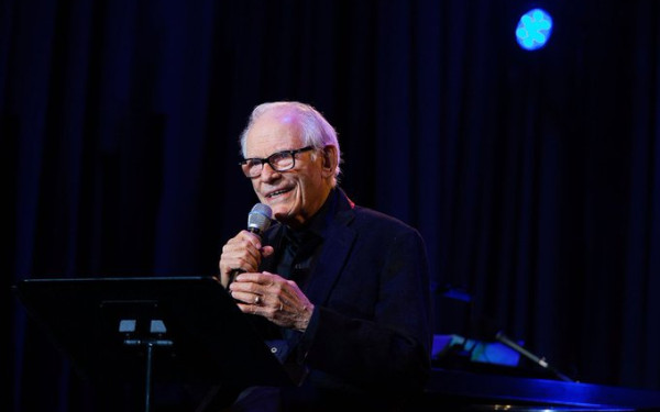 Πέθανε ο βραβευμένος με Όσκαρ στιχουργός, Άλαν Μπέργκμαν σε ηλικία 99 ετών