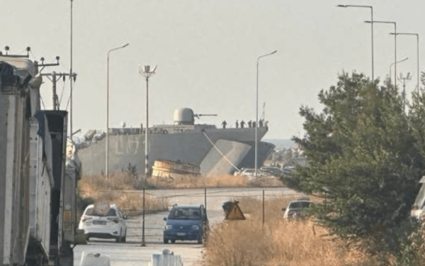 Καβάλα: 300 μετανάστες έφτασαν από την Κρήτη στο λιμάνι για να μεταφερθούν στις Σέρρες