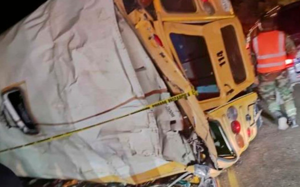 Τραγωδία στον Άγιο Δομίνικο: Ανατράπηκε λεωφορείο - 6 νεκροί και δεκάδες τραυματίες (βίντεο)