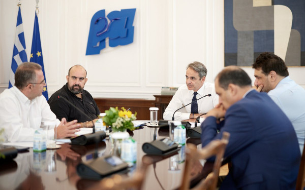 Συνάντηση Μητσοτάκη με τον δήμαρχο Κυθήρων