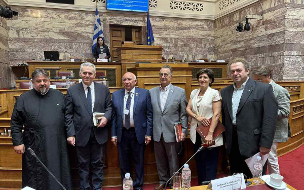 ΠΑΔΕΕ: Διπλό Ισχυρό Μήνυμα για Θρησκευτικές Ελευθερίες και Γενοκτονία