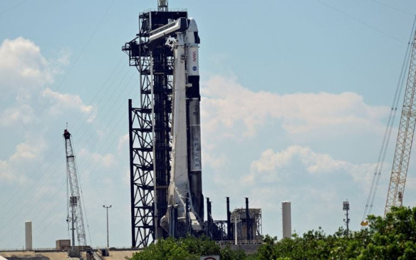 ΗΠΑ: Αναβλήθηκε για αύριο, λόγω κακοκαιρίας, η εκτόξευση του διαστημοπλοίου της SpaceX από τη Φλόριντα