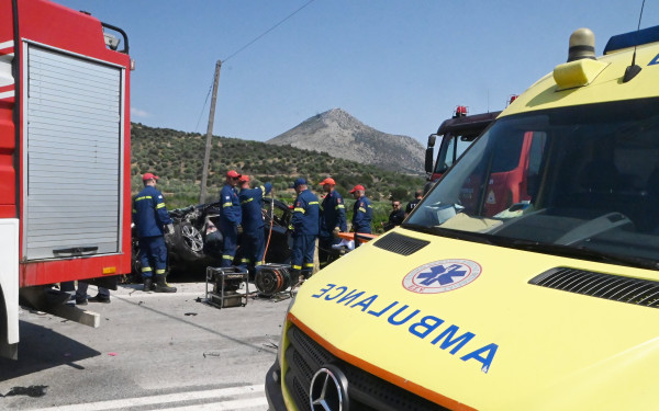 Θανατηφόρο τροχαίο με τρεις νεκρούς στην Αργολίδα: Νταλίκα συγκρούστηκε με τζιπ