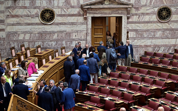 ΟΠΕΚΕΠΕ: Το ΠΑΣΟΚ δεν αναγνωρίζει το αποτέλεσμα της ψηφοφορίας και ζητεί σύγκληση της Διάσκεψης των Προέδρων ΟΠΕΚΕΠΕ: Το ΠΑΣΟΚ δεν αναγνωρίζει το αποτέλεσμα της ψηφοφορίας και ζητεί σύγκληση της Διάσκεψης των Προέδρων