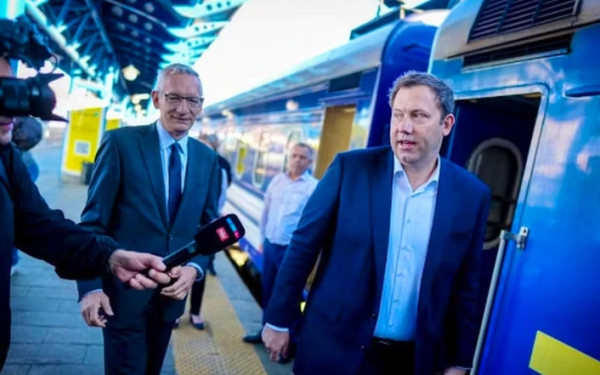 Γερμανία προς Πούτιν: «Δεν θα εγκαταλείψουμε την Ουκρανία» - Σκληρή προειδοποίηση από τον αντικαγκελάριο