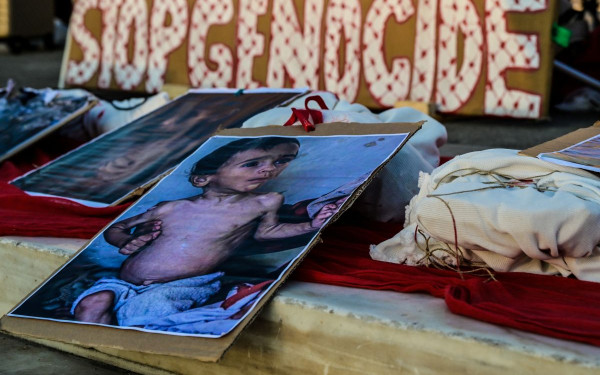 Πλήθος κόσμου στο Σύνταγμα για την Παλαιστίνη - Παρών και ο Δ. Κουτσούμπας Πλήθος κόσμου στο Σύνταγμα για την Παλαιστίνη - Παρών και ο Δ. Κουτσούμπας