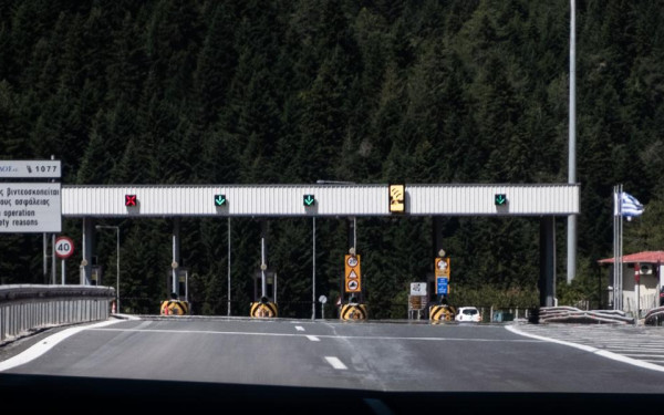 ΑΑΔΕ - Οικονομία στο χαρτί: Προαιρετική η εκτύπωση της απόδειξης πληρωμής διοδίων