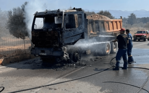 Χανιά: Φωτιά σε φορτηγό βαρέως τύπου σε χωριό του Δήμου Αποκόρωνα - Άμεση η κινητοποίηση της πυροσβεστικής