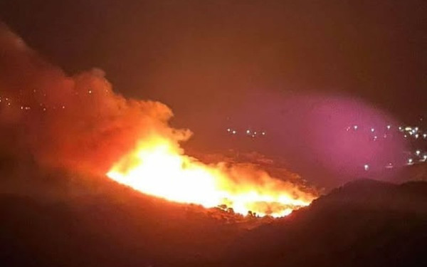 Υπό έλεγχο η φωτιά στην Κεφαλονιά - Μικρές αναζωπυρώσεις παρακολουθούνται από την Πυροσβεστική (βίντεο)