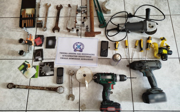 Εξαρθρώθηκε σπείρα που «χτυπούσε» σκάφη στη Χαλκιδική – Τουλάχιστον 69 κλοπές εξωλέμβιων κινητήρων και λεία 530.000 ευρώ