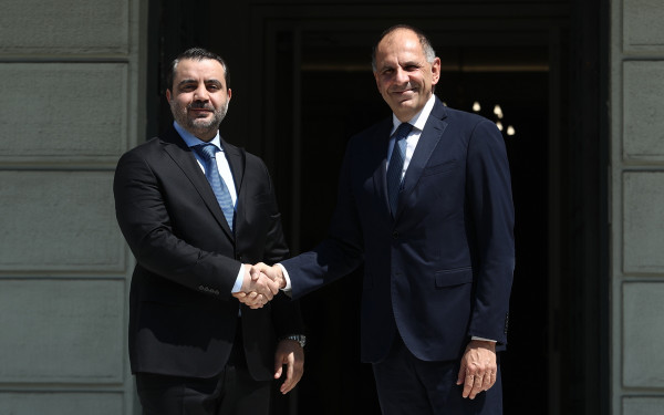 Γ.Γεραπετρίτης στον Σύρο ομόλογό του: Αμείωτο ενδιαφέρον της Ελλάδας για την προστασία των χριστιανικών πληθυσμών